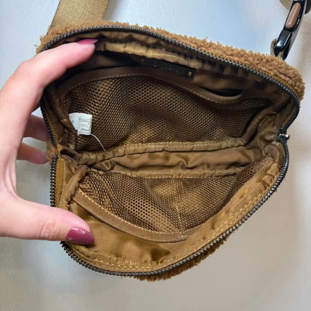 Lululemon Everywhere Fleece Belt Bag Burnt Caramel Brown